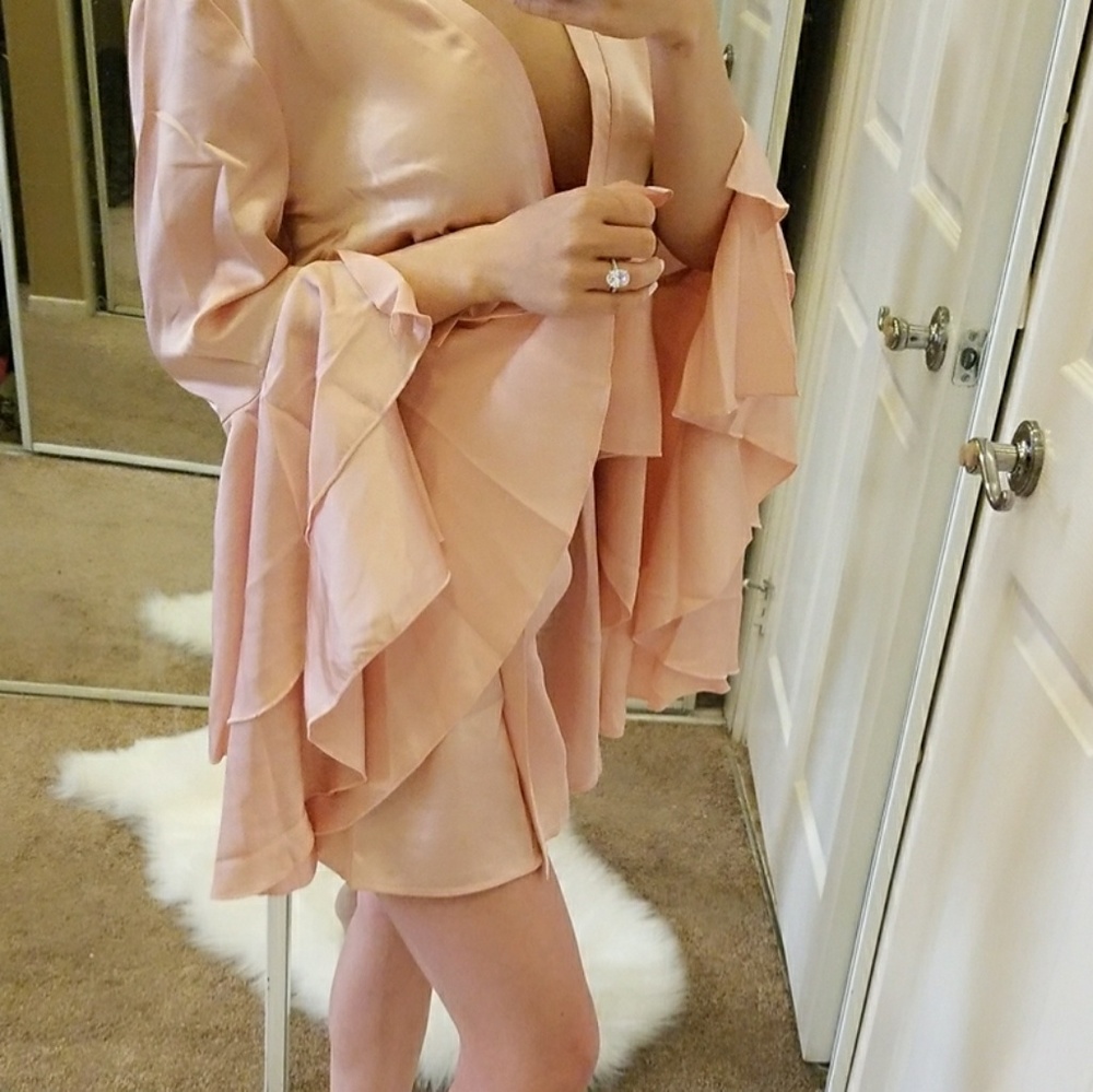 Last S•Flirty Playsuit Satin Bell Sleeves - Picture 8 of 8